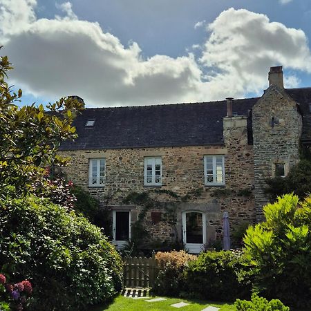 Gite De Charme Au Manoir Du Plessis-Quinquis Sainte-Seve Εξωτερικό φωτογραφία